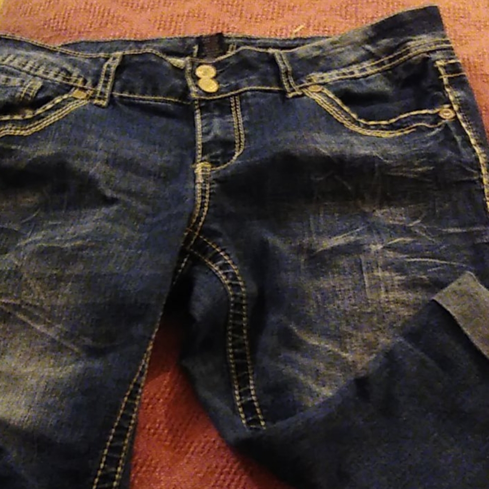 Amethyst Capris Stonewash Jeans